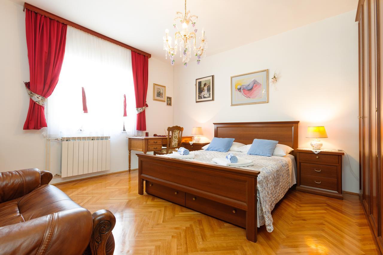 Villa Rosa Каштела Екстер'єр фото