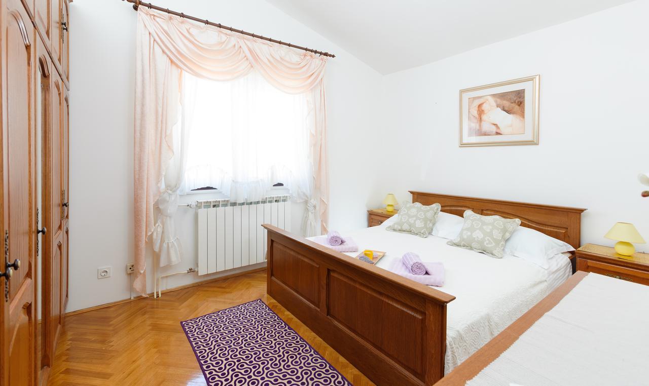 Villa Rosa Каштела Екстер'єр фото